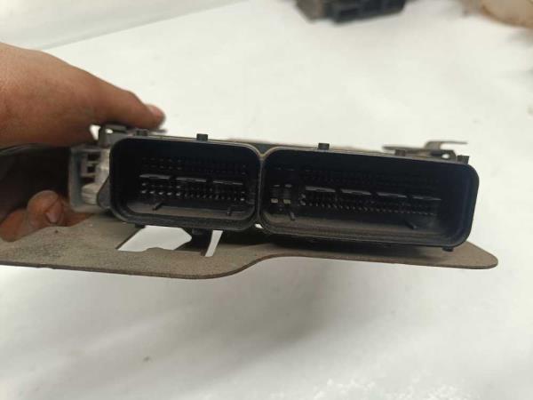 BOITIER MOTEUR VW/AUDI/SEAT/SKODA - Vue 2